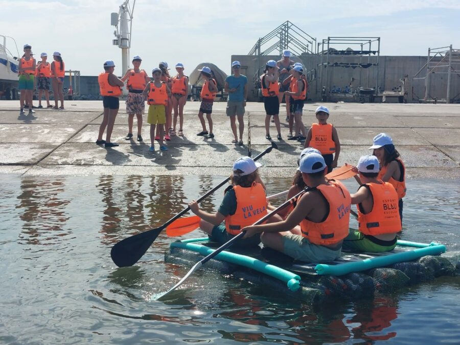 Aprofitant que s’acaba el curs escolar l’alumnat de 5è de primària de l’Escola Heura ha culminat al mar un dels reptes treballats a l’aula.