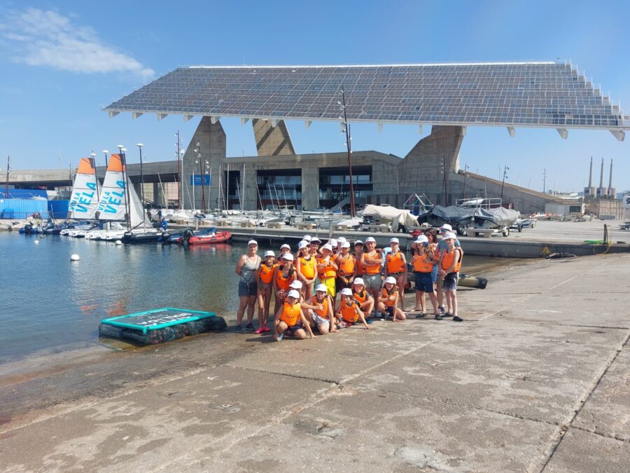 Aprofitant que s’acaba el curs escolar l’alumnat de 5è de primària de l’Escola Heura ha culminat al mar un dels reptes treballats a l’aula.